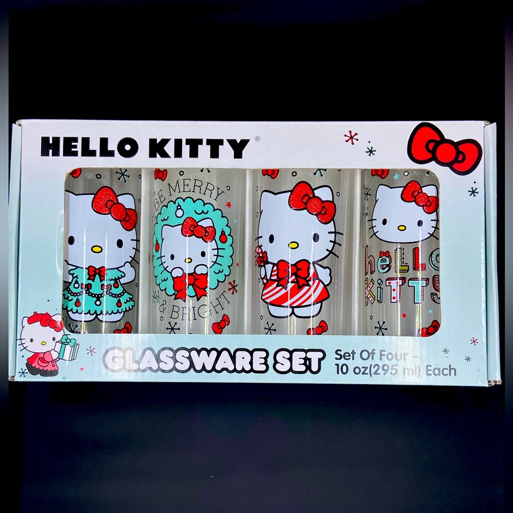 Hello Kitty Christmas glassware set